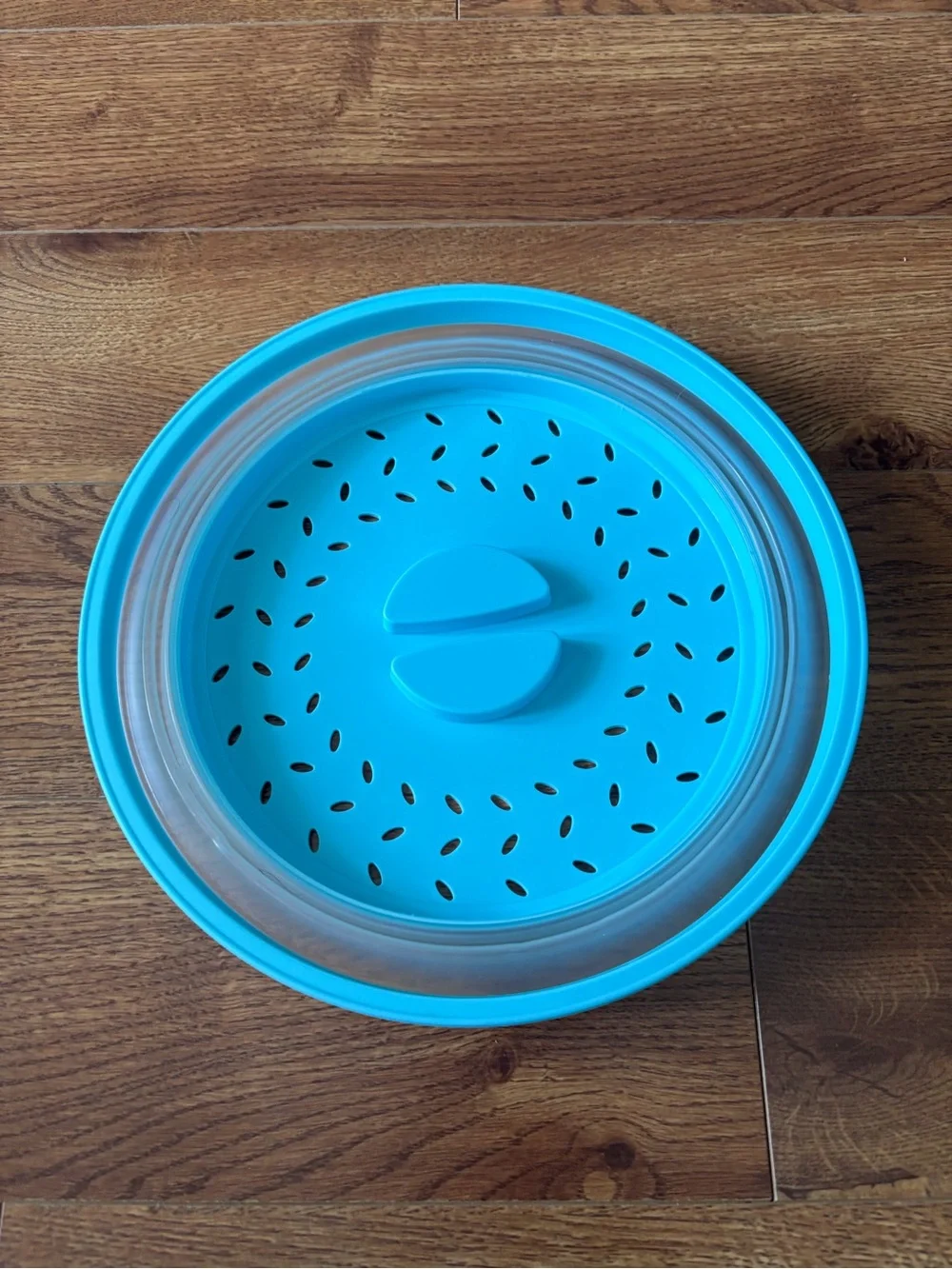 Blue Microwave Food Cover with Venting Lid